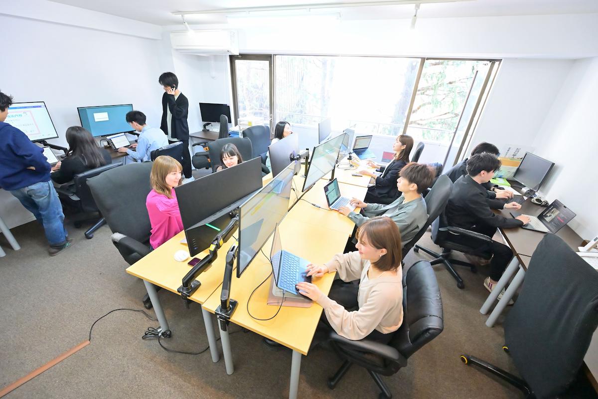 iput社員写真